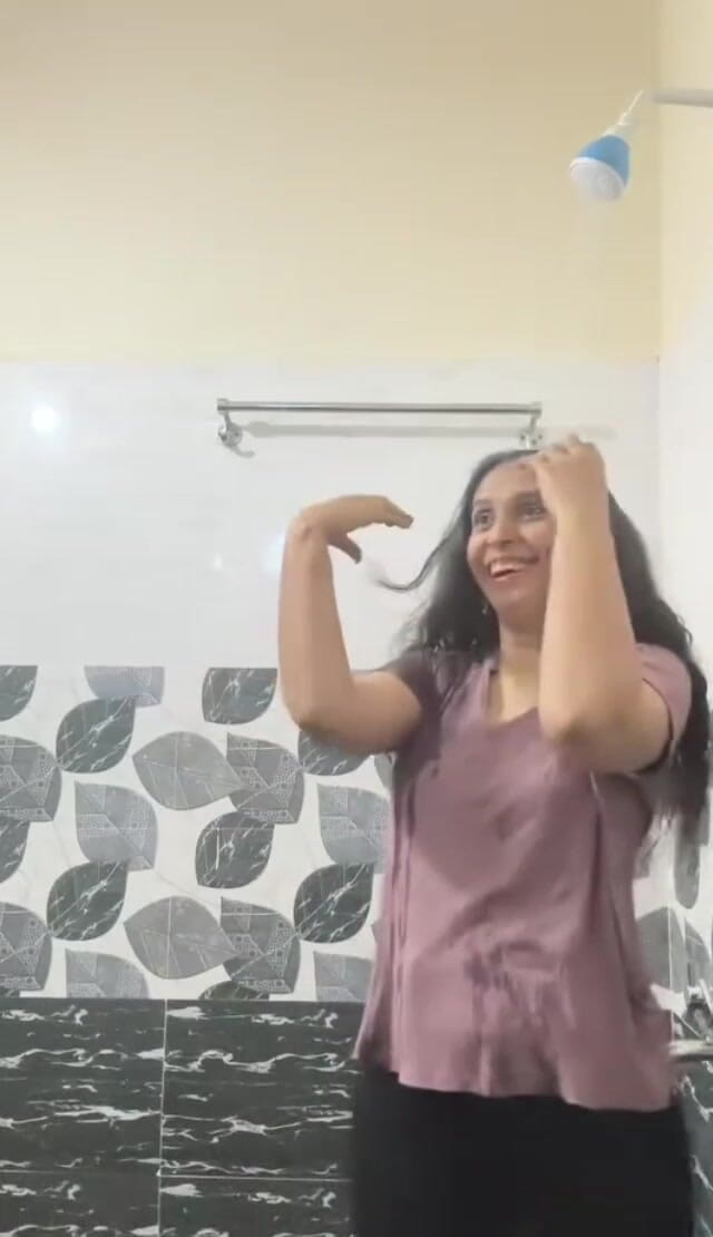 Sapnashah007: Część 3. Desi Dziewczyna romans ze swoim chłopakiem w łazience