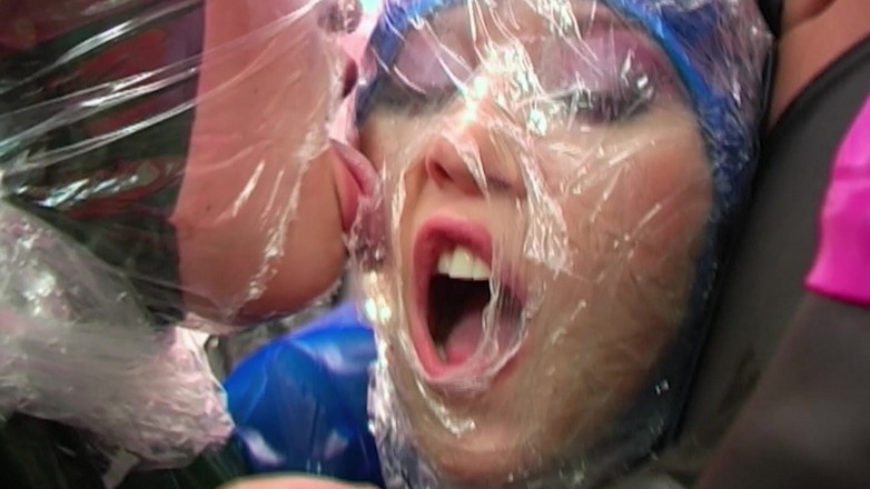 BDSM6.CLUB: Steamy Rainwear Fetisch-dreier mit geilen schätzchen