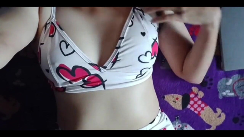 Studiotony: Un lieutenant de police se masturbe dans les toilettes de...