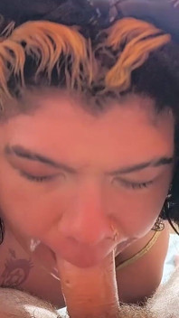 I Gave My Boy a Blowjob While He Was Looking at His Cell Phone, the Atmosphere Heated up and He Ended up Fucking My Ass