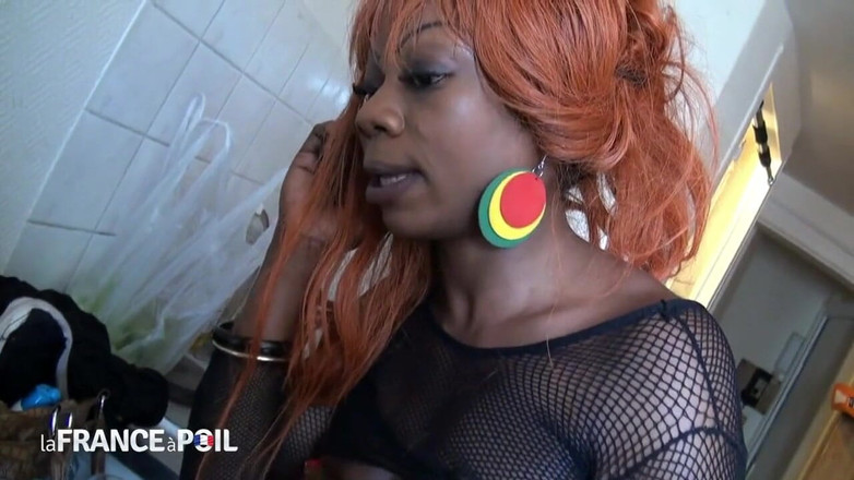 French BDSM: Ebenholz-MILF fickt voyeur aus dem park