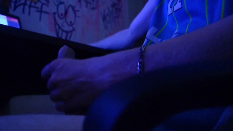 Vinn th20: Si masturba mentre la ragazza va al negozio