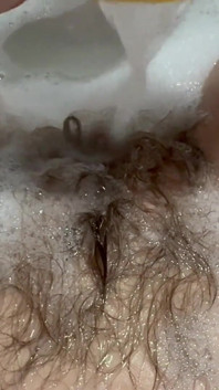 Heet bad met heet harig bosje super lang haar