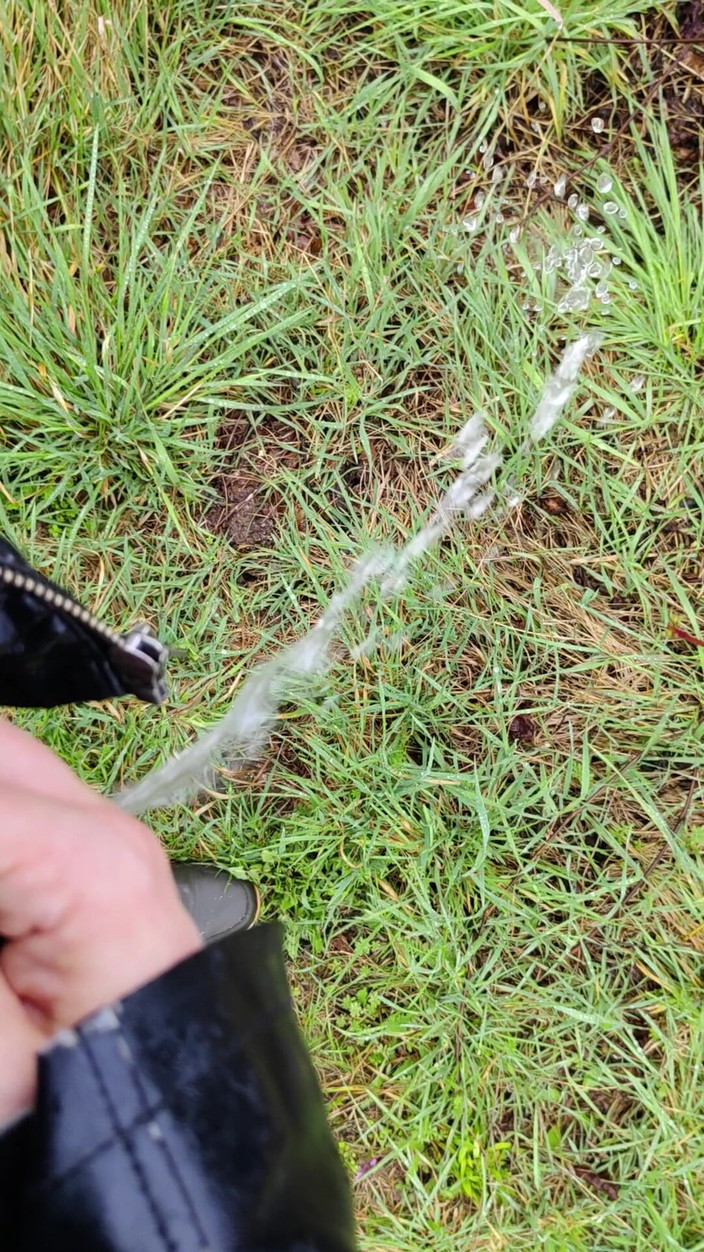 Bayer911: Kencing luar dalam Hujan