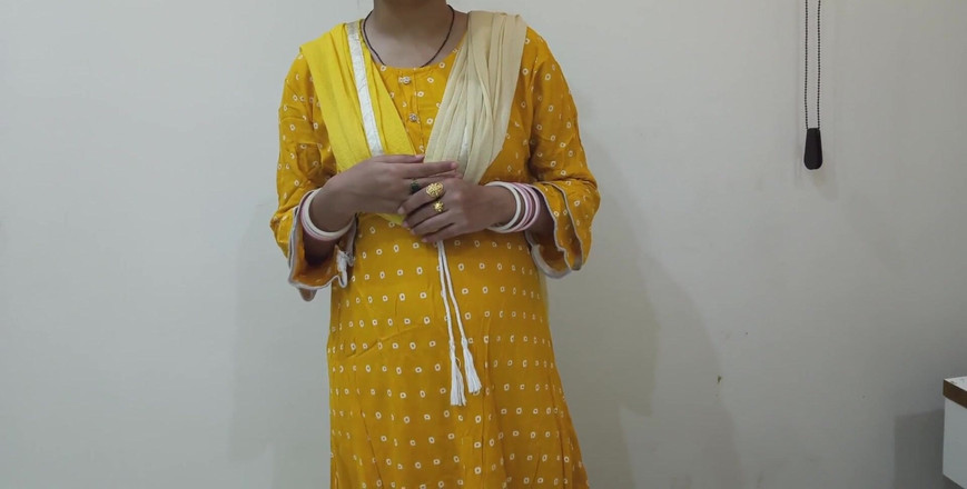 Saarabhabhi6: Fratellastro indiano sorellastra scopa la figa con storia hindi