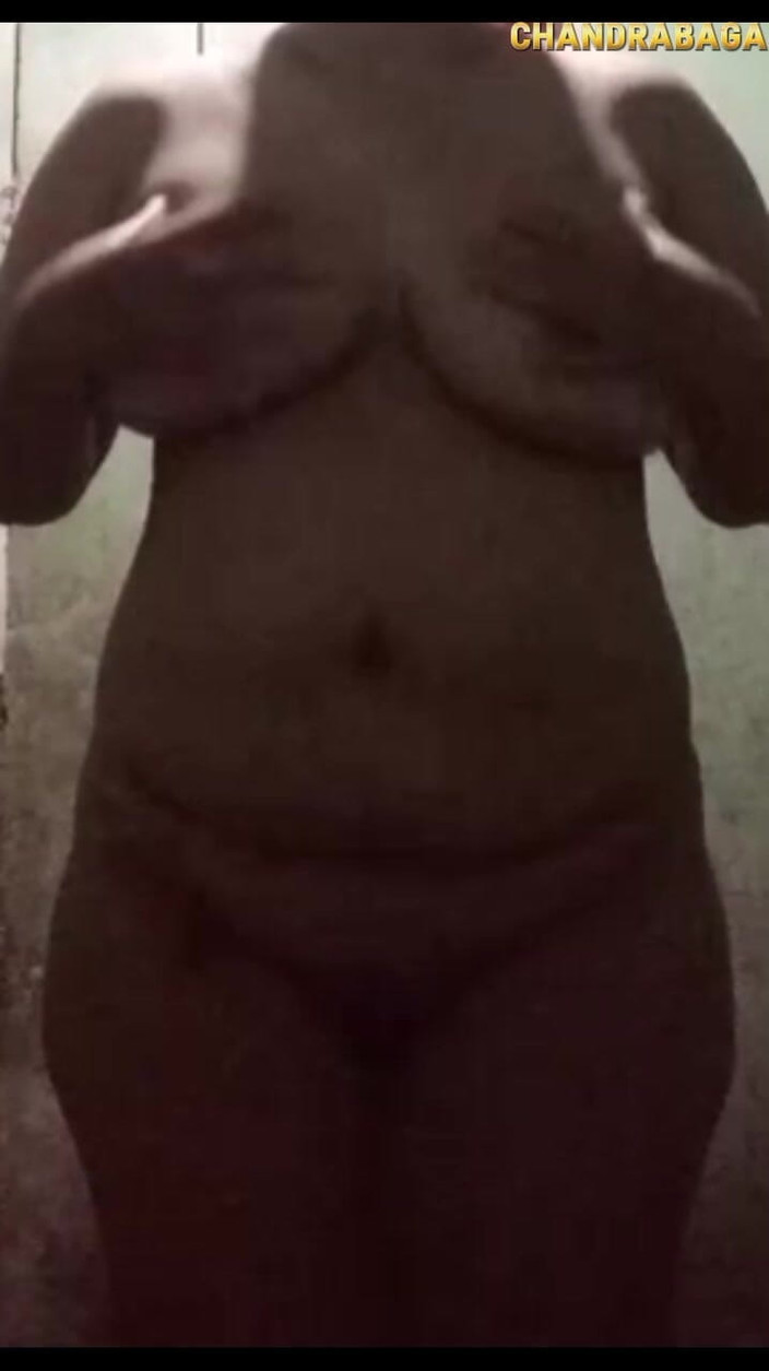 Claraidn: Vieni qui, piccola, stringimi il seno e succhia il suo...