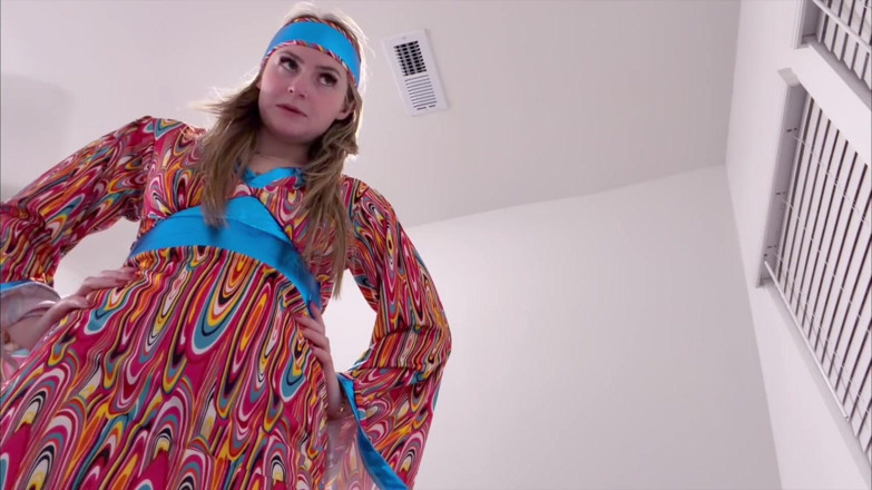 Kink in Time: London Evans' Groovy '60s Dominace obryně 4K-pov zmenšující se fantazie čeká!