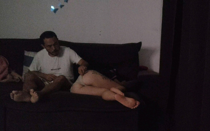 Kasallpimenta: Mẹ kế chia sẻ ghế sofa với con trai riêng