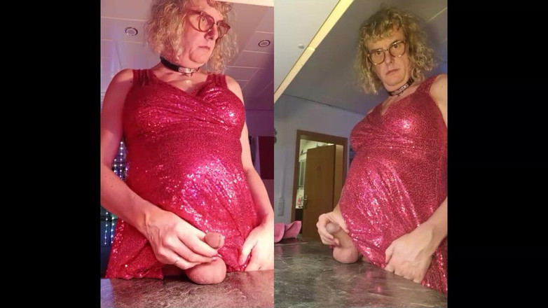 TSLillySophie: Tgirl Anna memancut mani dengan palam foxtail merah jambu dalam...