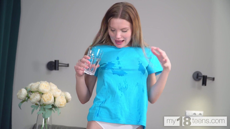 My 18 Teens: My18teens - hermosa Milka Way provocando su coño