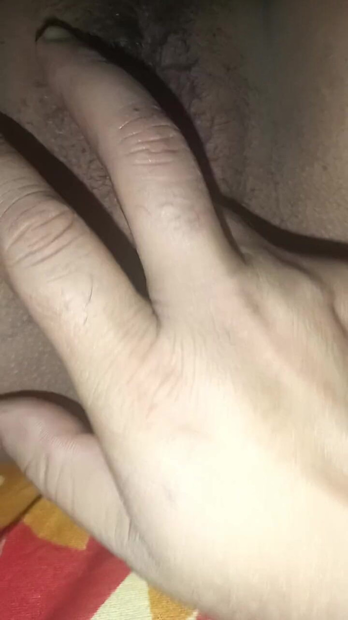 pooja99999: 배다른 딸 보지 마사지