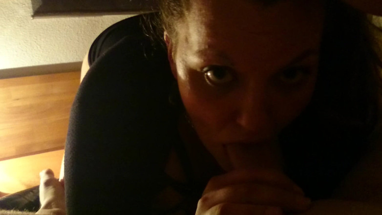 QueenSteffi: 핫 퀸, 구강성교 원함