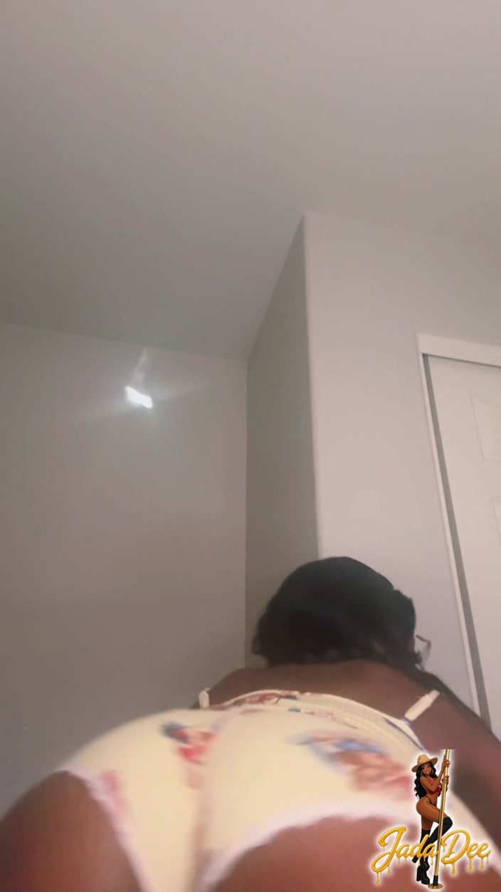 Jadadee: Shaking Ass Like a Good Little Slut