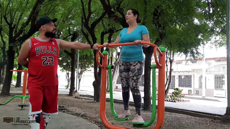 markus: Saya mendapati jiran sundal saya di taman dan dia mahu...