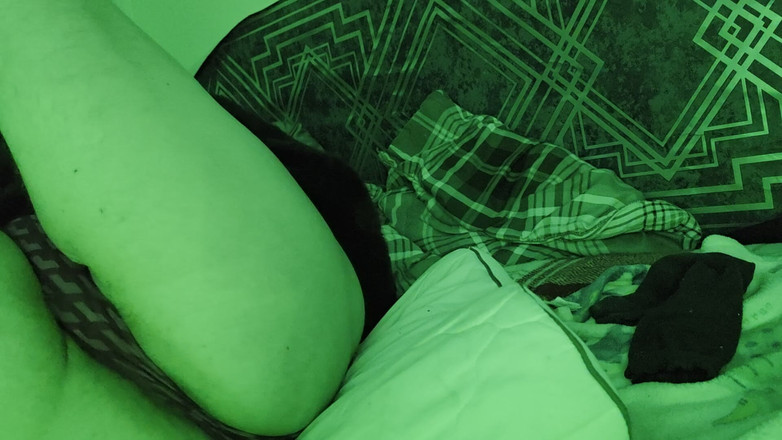 Nalekhome: Han krossar sina ägg och masserar sin prostata