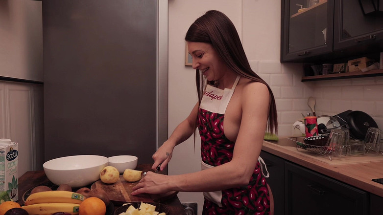 Talia Mint: ソロ料理シーン