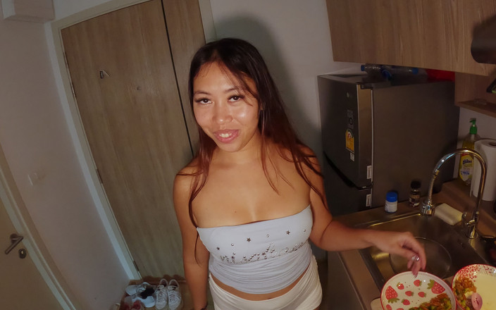 MyFilipinaGf: Aku makan cokelatnya yang dimuncrati