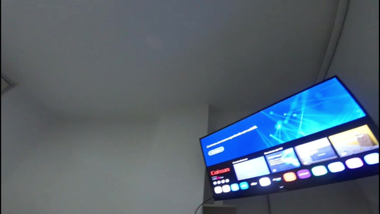 Jhodez1: 夕食を持ち帰り、素手の石鹸でシャワーを浴びた。寝る前に汚いビッチが私のペニスに触れたみたい - Jhodez1