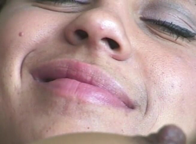 Dark Extreme: Ebony babe with light skin gets slammed by BBC