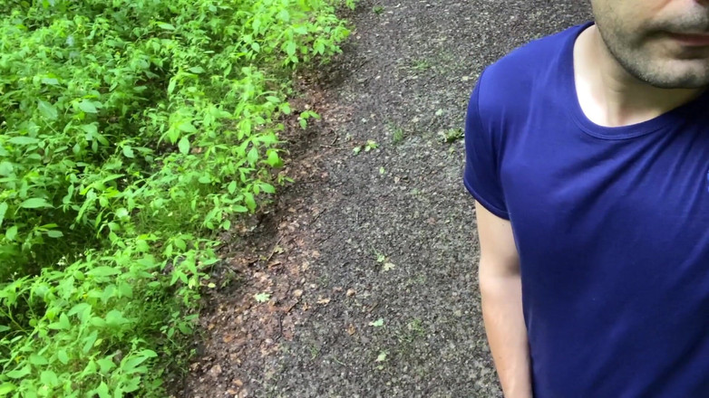 Fratchino: Azgın adam yağmurda boşalıyor