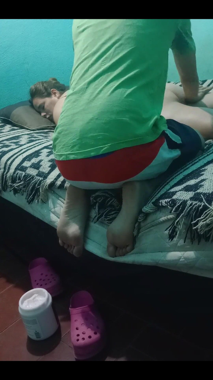 Fitcure1: 알몸이 될 때까지 크림으로 마사지