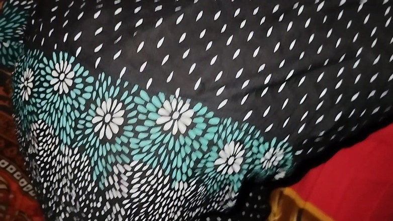 Deshi women: Köylü kız sıkı amcık açık havada seks videosu, desi açık...