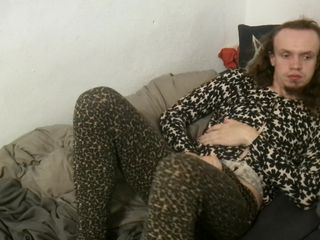 Sexy Live: Strip Masturbation in a Leopard Print Outfit (pt.1)