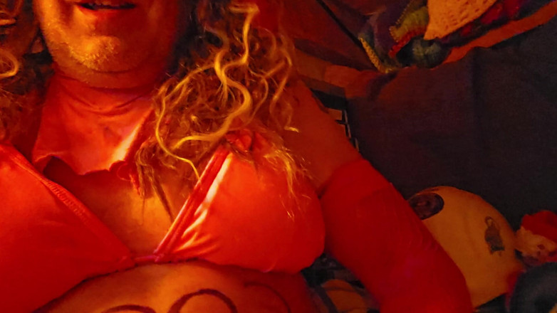 Sissy cock whore: 我想要被抓到吮吸鸡巴