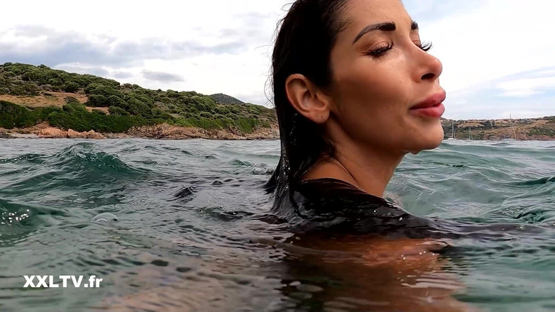 XXLTVFR: A pecorina con Clea Gaultier e tiffany Leiddi uno dopo...