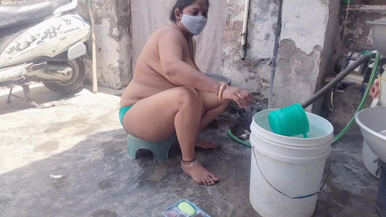 Yourgeeta8899: Video hot kakak ipar india lagi mandi