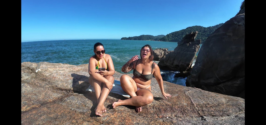Lidi Ferrari: 저는 상파울루 해안에서 가장 핫한 인물인 다인 벨란을 인터뷰하며 검열 없이 모든 것을 보여줬습니다
