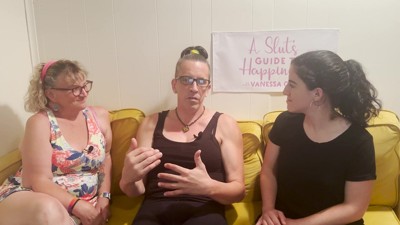 Cliff Media: Panduan untuk Podcast Kebahagiaan - Episode 28: Kehidupan sebagai Pekerja Layanan Lengkap,...