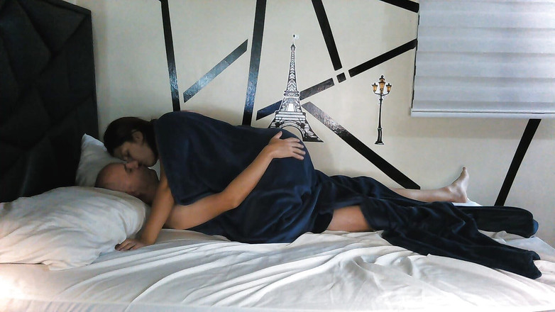 Scarletttejones: Pregnant Woman Riding Before Bed