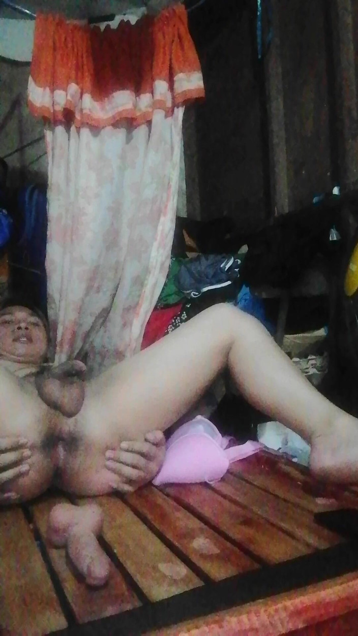 Reynaldo6: Королева непристойності дуже старанна в цьому