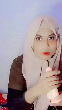Indonezyjska Sissy Hidżab Dziewictwo analne zagubione