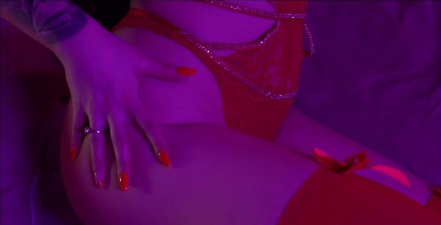 Amy's: Linda gata em lingerie