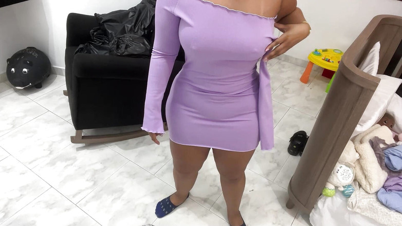 Katrina4deluxe: 着替え時に秘密を明かすホットメイド