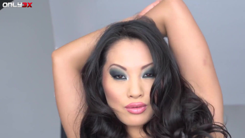 Only3x: Nympho babe Asa Akira with sexy body getting her ass...