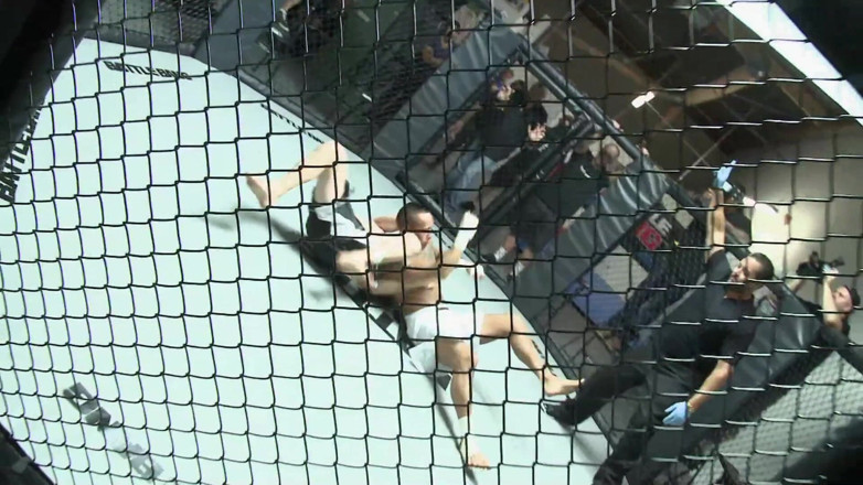 Lucky Cooch: Strong bumped snatch of Randy Bitch fuckhole looks fine full...