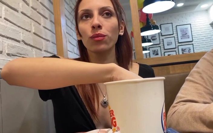 Lynn Scream: Publicl BJ &amp;knullar på Burguer King's Badrum + Exhibitionism på gatan!