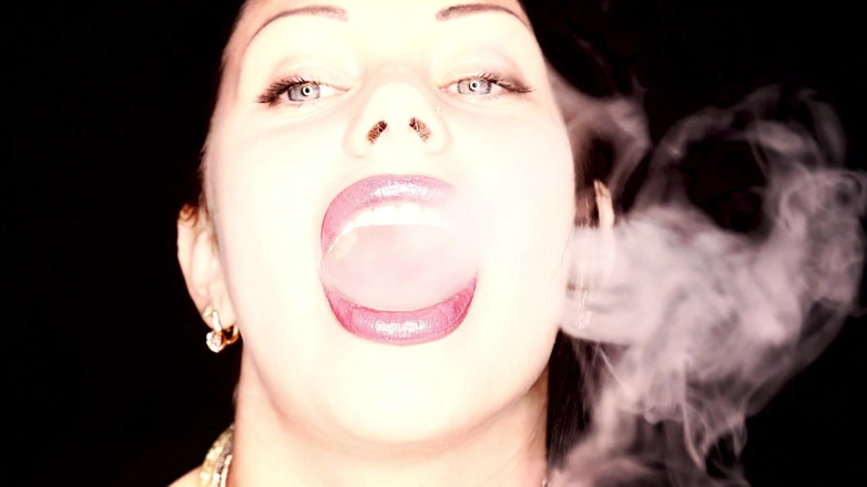 Goddess Misha Goldy: Hookah smoking  &amp; glossy lipstick fetish &amp; smelling &amp; teasing &amp; kissing
