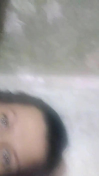毛茸茸的熟女ginna gg撸管她的阴户并完成了明亮的