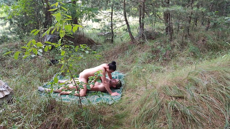 DirtyLubov: Scopo nella posizione del cane all'aperto