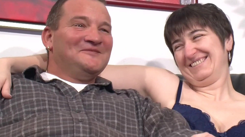 Deutsche Amateur Pornos: German MMF Threesome Brings All the Hot Juices Out!