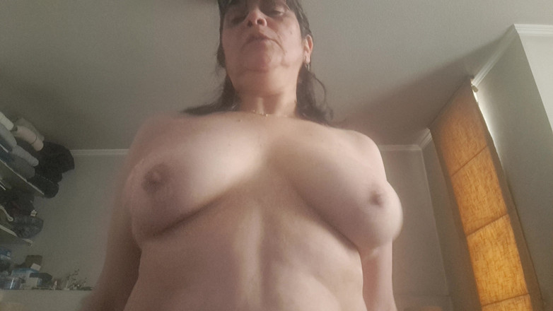 Mommy big hairy pussy: Rijden met trillende tieten