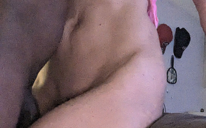 IvyTaylorCouple: アイビーがチンポをしゃぶって降りる