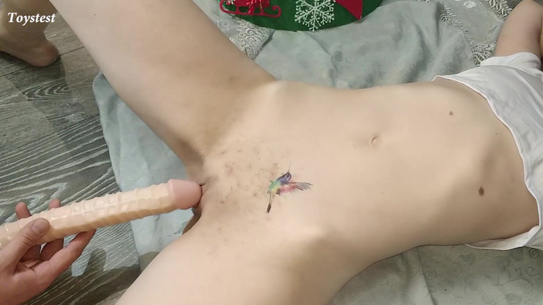 Toystest: Lange dildo voor mijn stiefzus. Breng haar snel tot een...