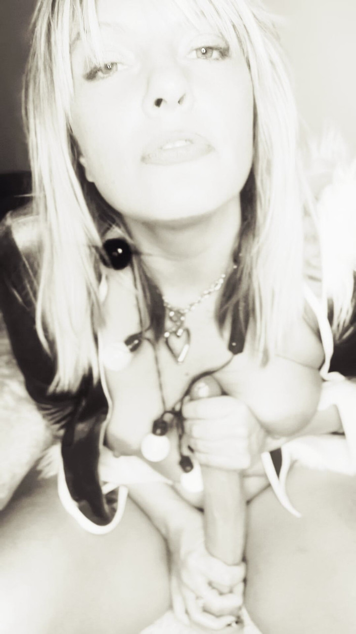 Whitneylane: Cântându-i Lui Moș Crăciun și fiind curva lui liberă de Crăciun