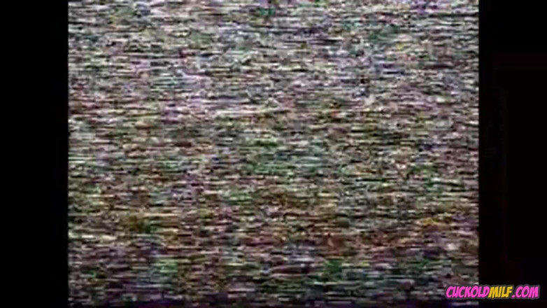 Cuckold MILF: MILF cuckold kita semua tentang permainan cuckold