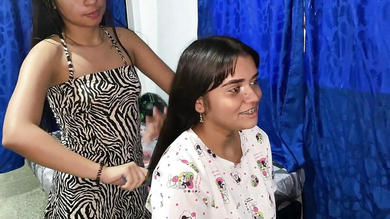 DAYANNA: Ta holka je velmi sexy, tak jí řeknu, že bychom měli šukat výměnou...